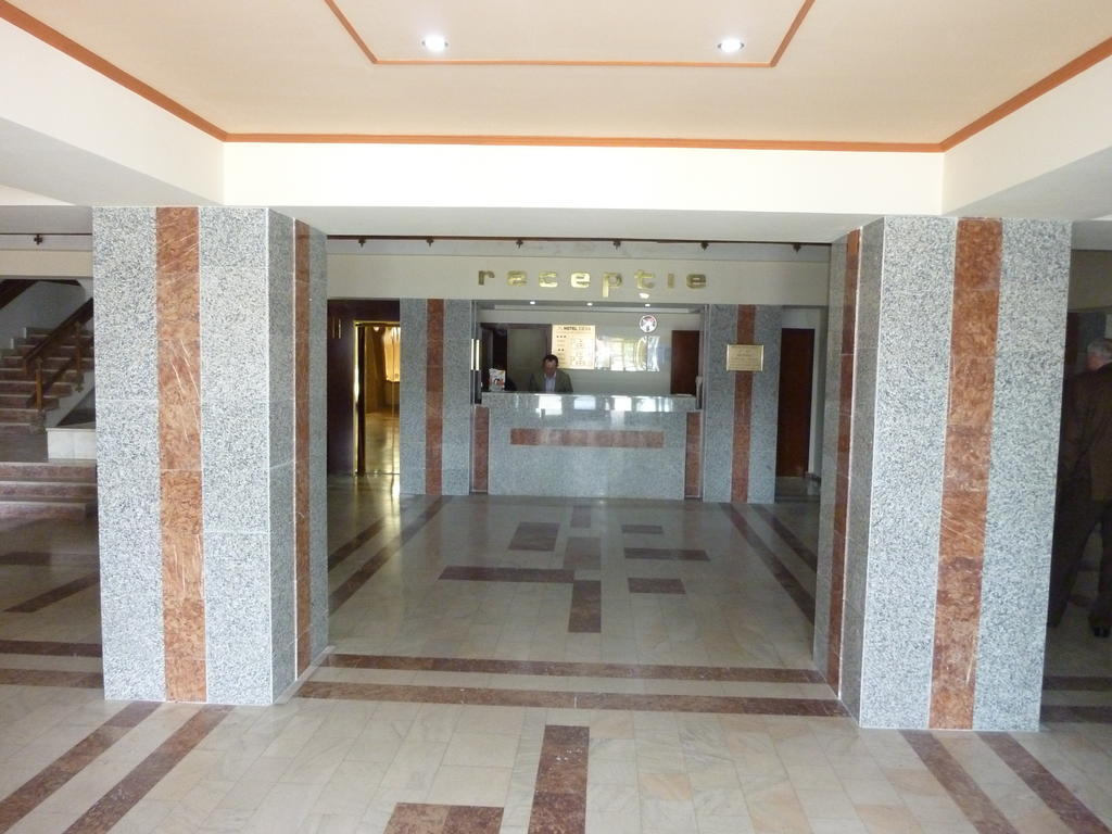 Hotel Deva Buitenkant foto